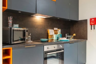 1 bed studio, Upper North Street, Brighton, BN24AA - Image 3